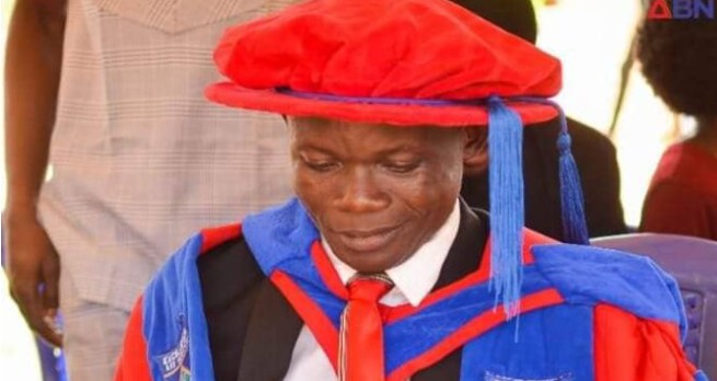 Nnaji Chibueze, a corporal in the Nigeria Police Force (NPF), has obtained a PhD from the Abia State University (ABU). The corporal bagged the degree at the 27th and 28th combined convocation of the university.